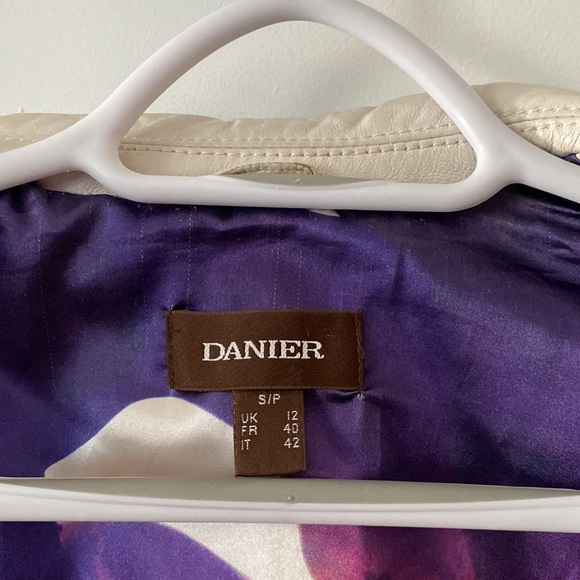 Danier Leather Blazer - Cream - Picture 4 of 5